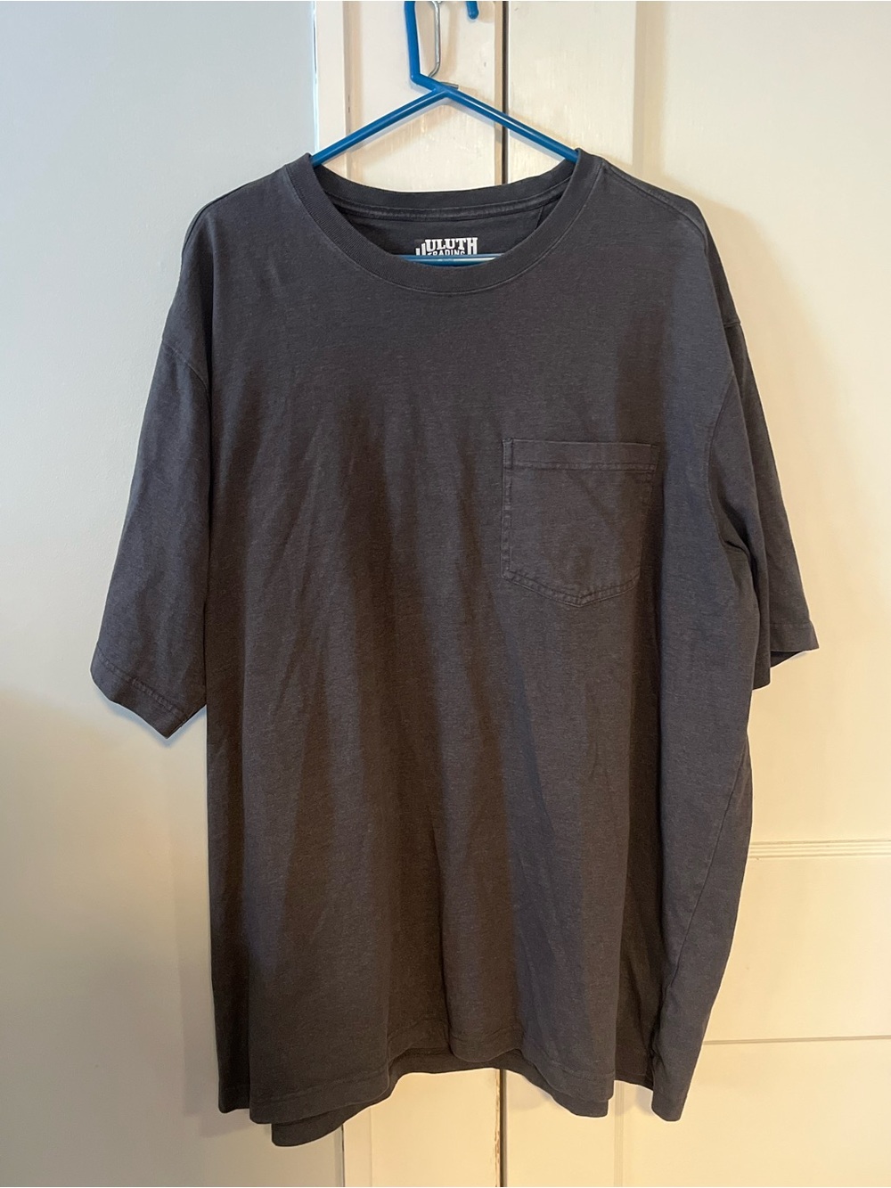 Duluth Trading Co Men’s Relaxed fit Long tailed TShirt with pocket